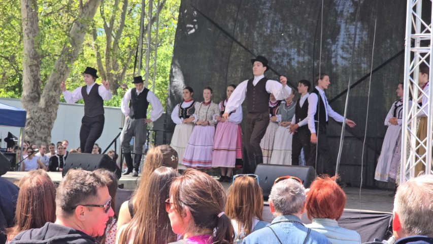 Hungarian Dancers